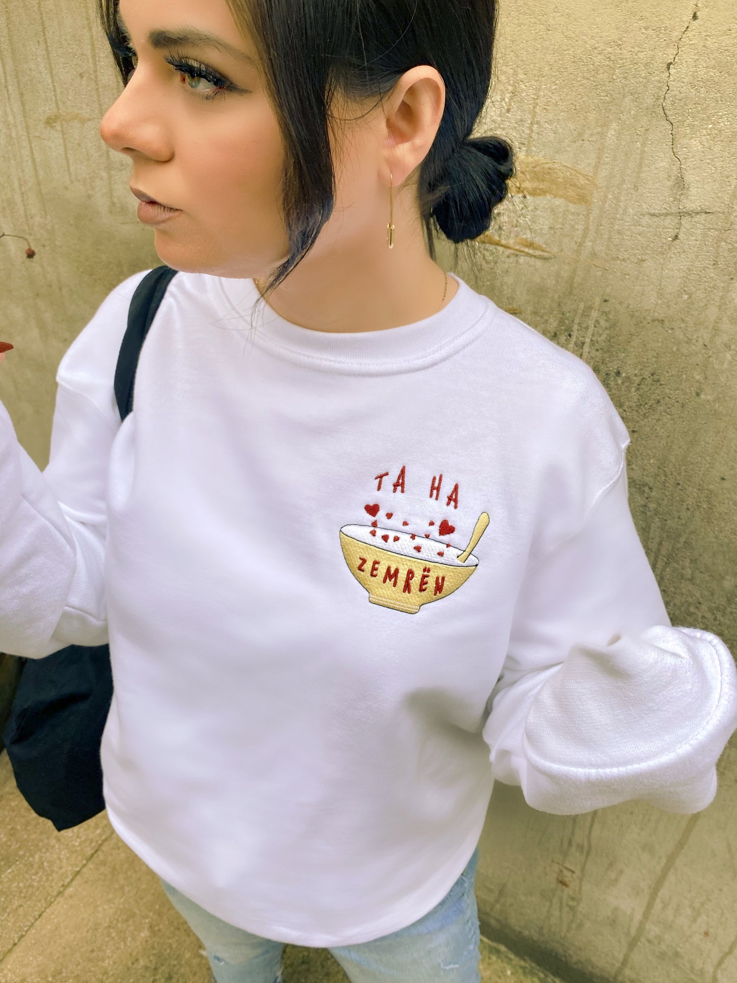 TA HA ZEMRËN Embroidered Crew Neck Sweatshirt
