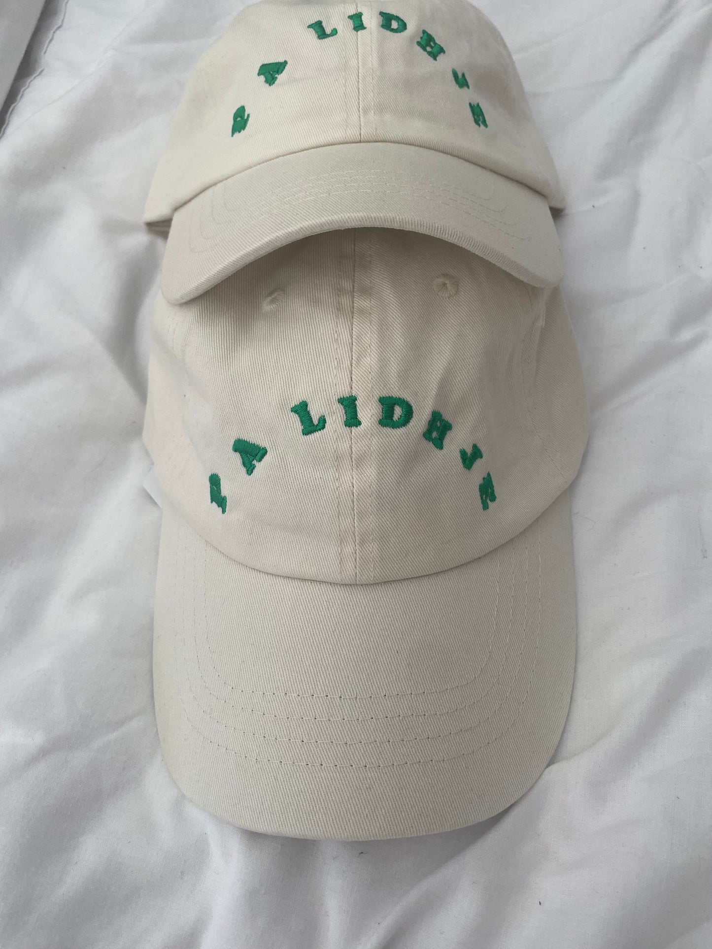 ‘Pa Lidhje’ Embroidered Baseball Cap - Beige